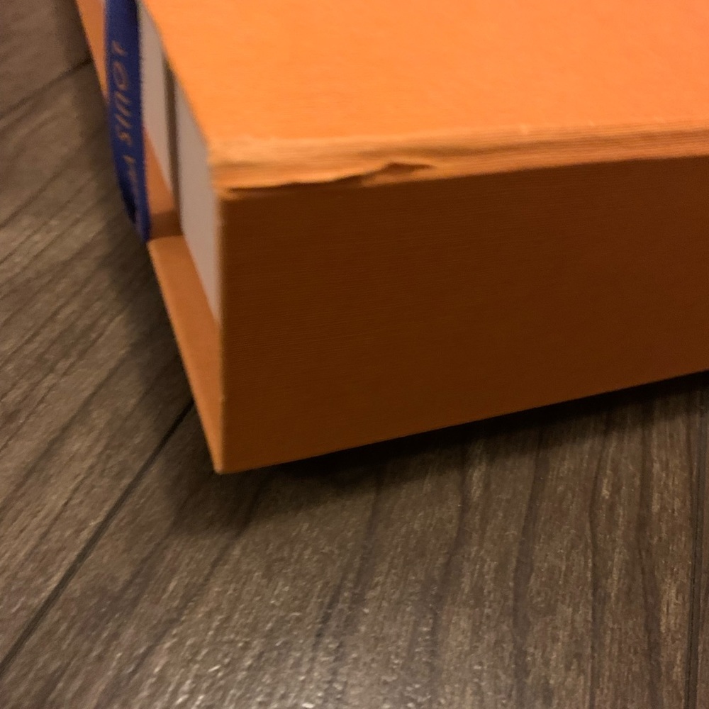Authentic Louis Vuitton box for a scarf - Picture 6 of 6